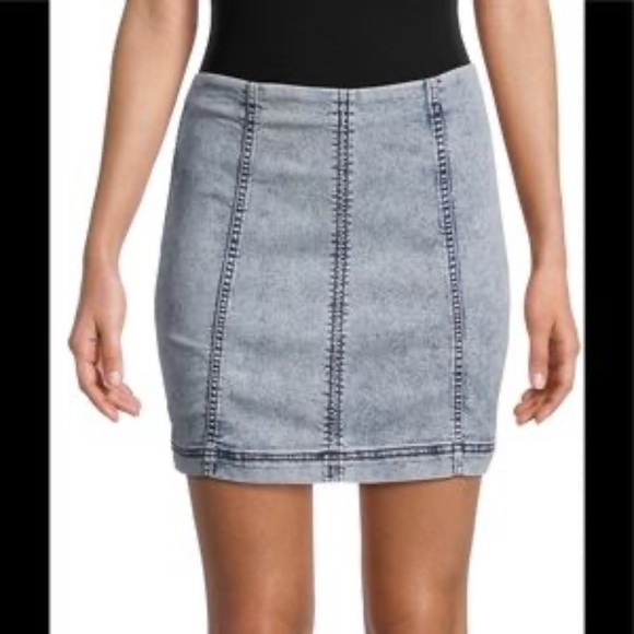 Free People Dresses & Skirts - Free People Modern Femme Novelty Mini Indigo Acid Wash Denim Skirt Size: 6